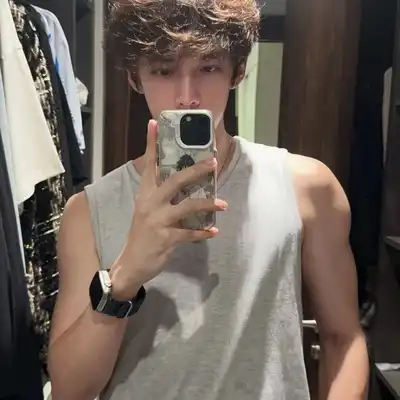 杨明英